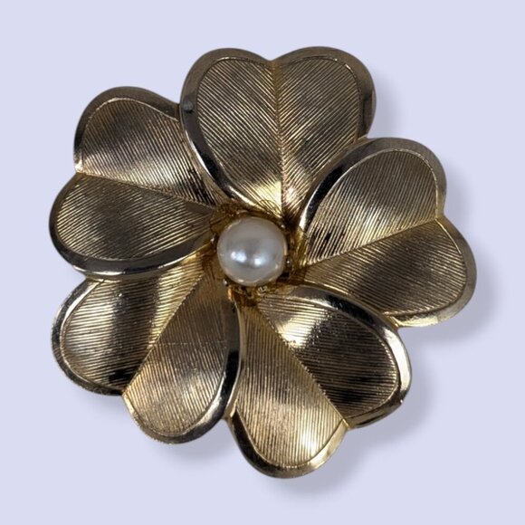 (2/$20) Vintage Floral Pearl Brooch - Picture 1 of 7